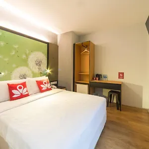 Hi Dot 3*, Singapur Singapur