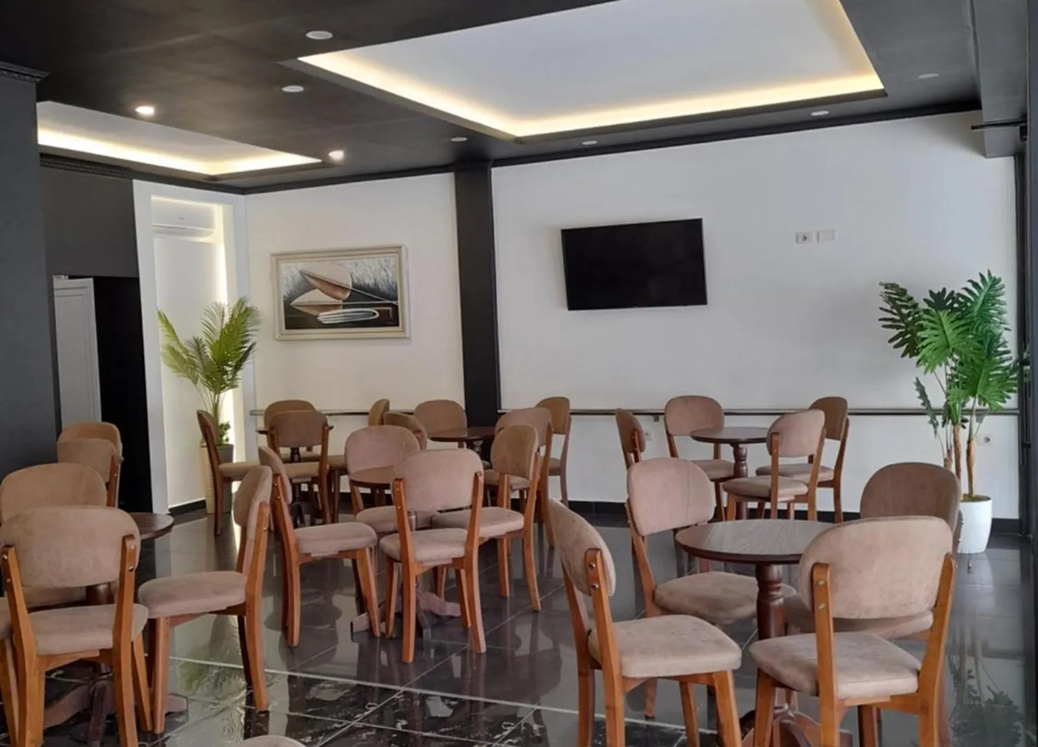 Golden Sleep Hostel Shkoder 0*,